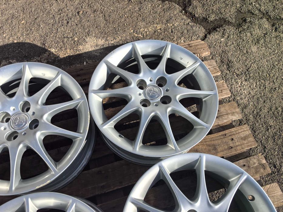 16 цола 4 х 100 мм ТОйота / Кия / Хюндай - 6 Инча / ЕТ 45