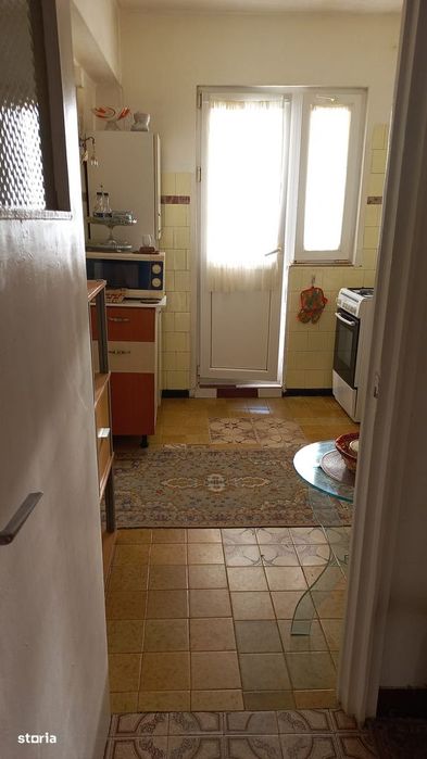 Apartament 4 camere, balcon, Ploiești