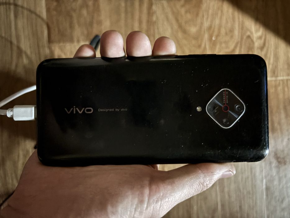 Vivo v17 8/128 ухоженный