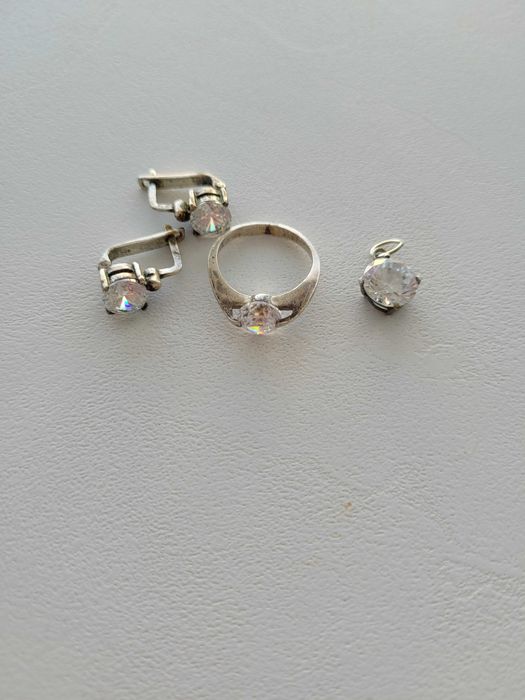 Сребърни бижута обици и пръстен