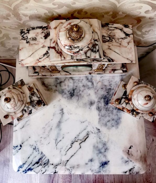 Антикварна каменна маса за кафе от Hohnert Design 65 х 65 х 40 см.