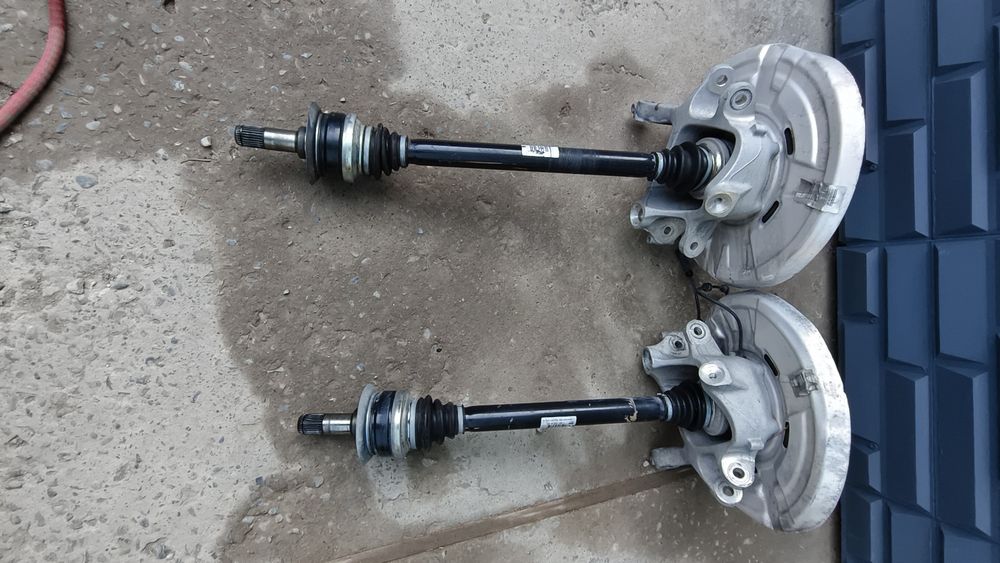 Задние полуоси BMW F10 535i 3.0 N55 — в сборе