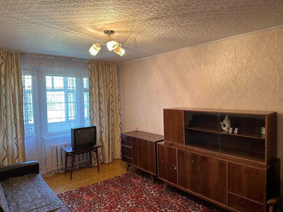 Продам 2-х комнатную квартиру в 8 микрорайоне