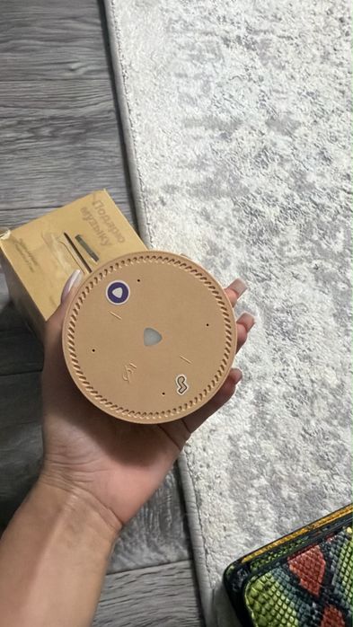 Продам яндекс станцию Алиса