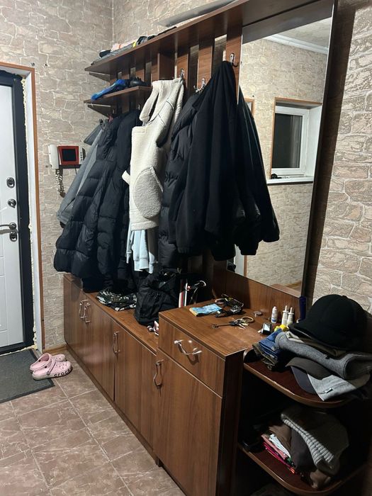 Продам прихожую для коридора