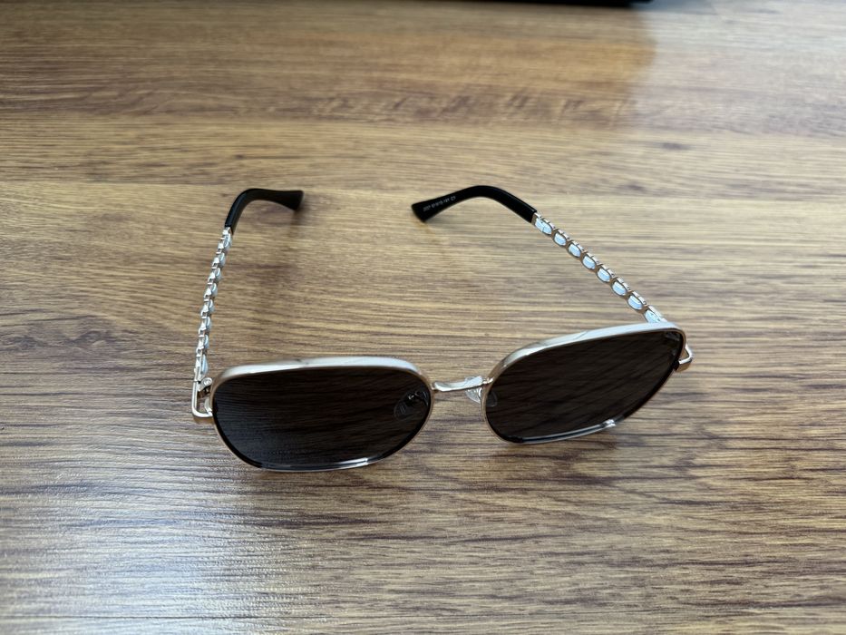 Очки солнцезащитные