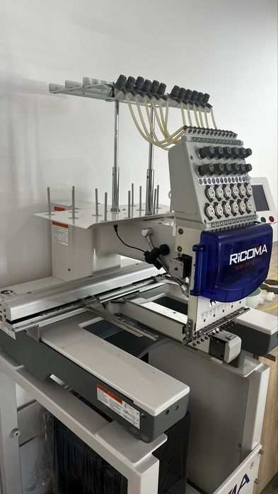 Mașină de brodat profesională RiCOMA RCM-1201TC-7S-W