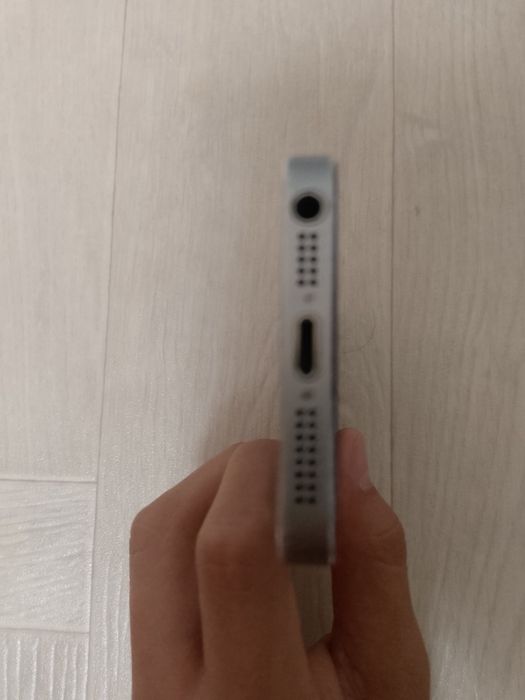 iPhone 5s не включается