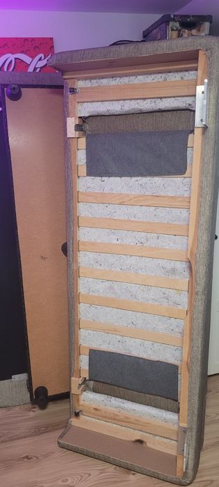 Canapea extesibila ca și noua!