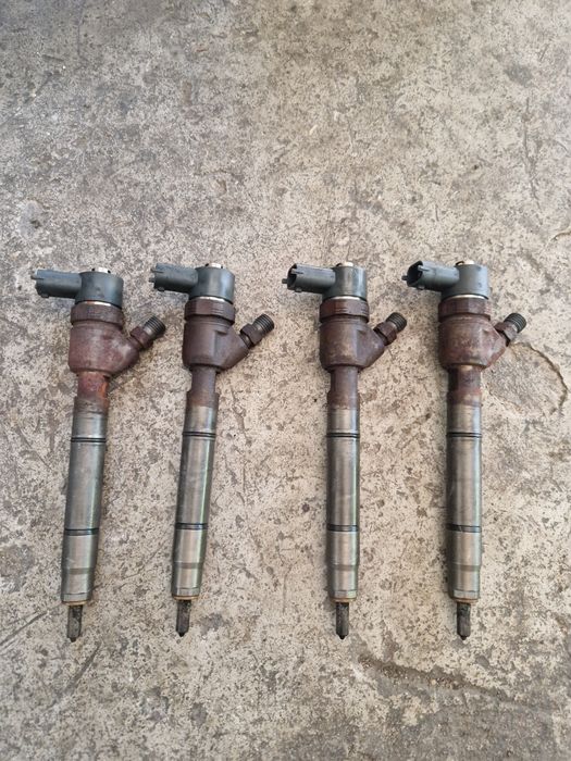 Injectoare Hyundai I30 1.6 crdi 2010 Cod 0445110256