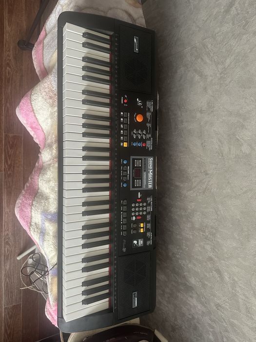 Продам синтезатор детский