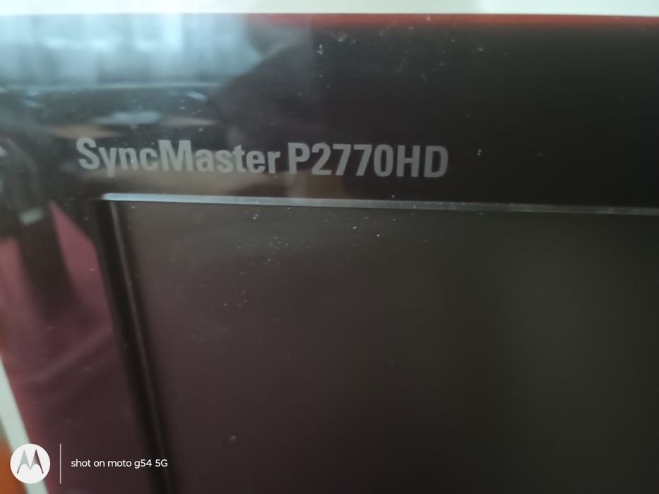 LCD телевизор/монитор SAMSUNG  2770 HD Sync Master. 27 инча, с дистанционно, HDMI кабел, без забележки