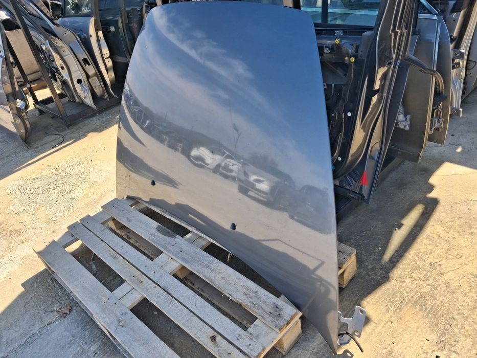 Преден Капак Volvo V50 2007г.