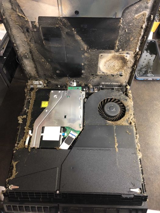 Reparatii/curatare PS4/PS5/XBOX (Playstation, Xbox)