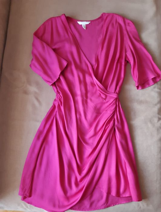 Vând rochie roz dama