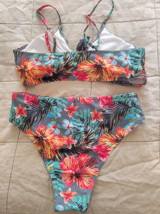 Нов бански от три част