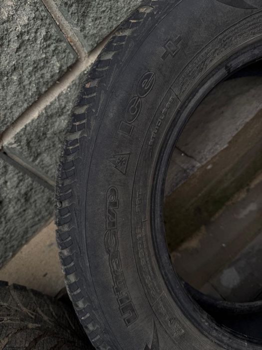 Продам шины липучки зимние