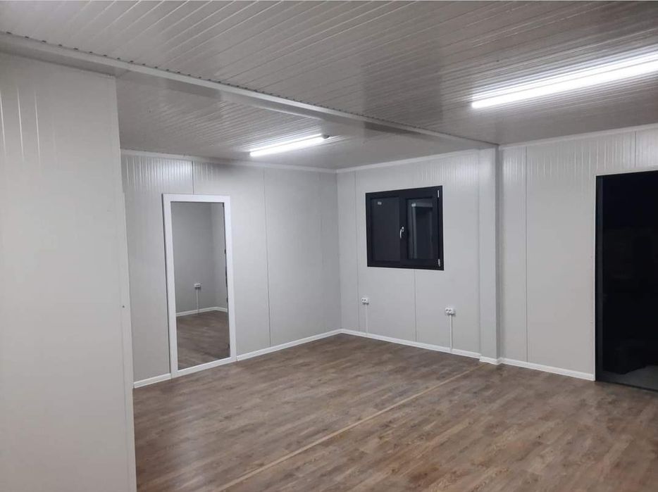 Vand containere trimit în toată țara fără avans