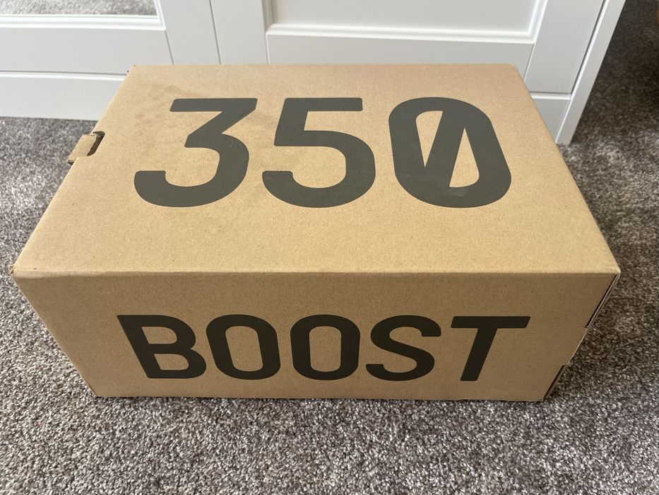 НОВА ЦЕНА! Оригинални маратонки YEEZY BOOST 350 V2