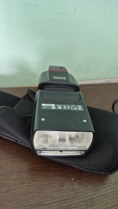 Vand Camera canon EOS 2000D + Accesorii