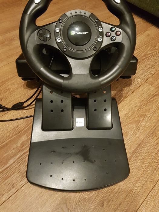 Volan de gameing pentru PC sau PS3