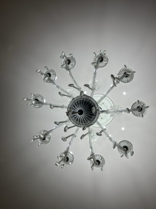 Продам люстры количество 4 шт