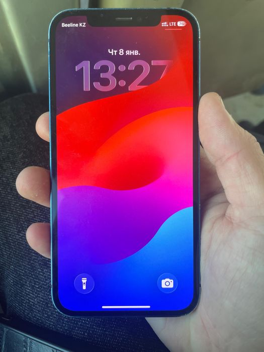 Продам Айфон 12