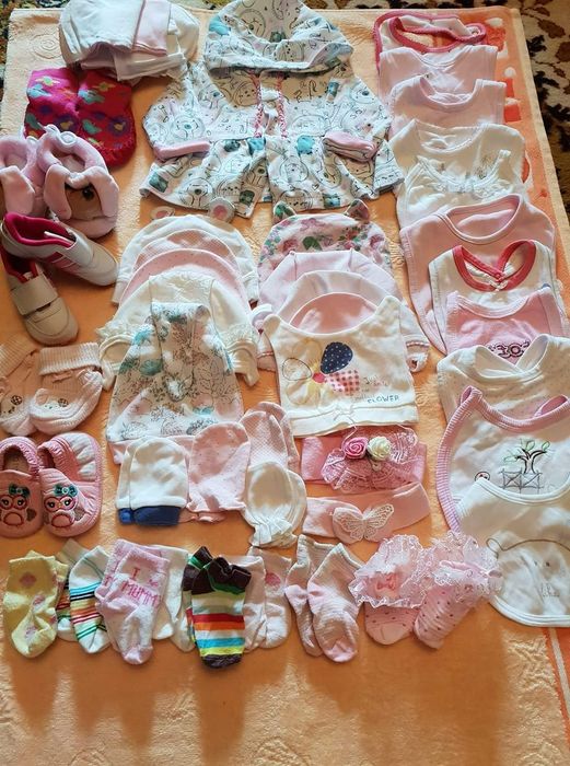 Детское на девочку 0+ Турция состояние отличное.Цена за все