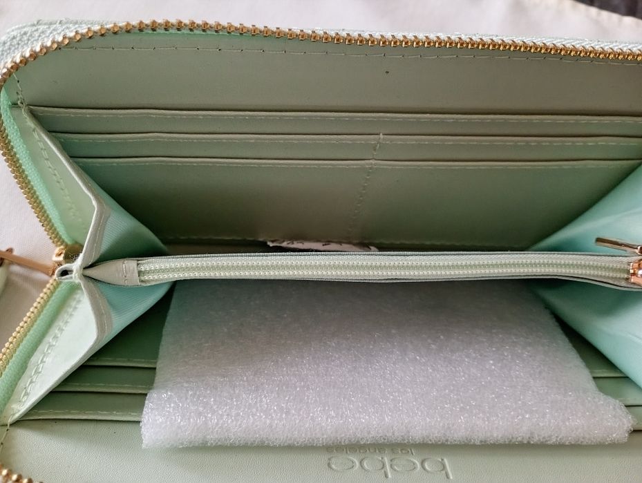 Портмоне дамско чисто ново