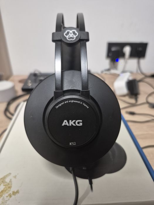 студийные наушники akg k52
