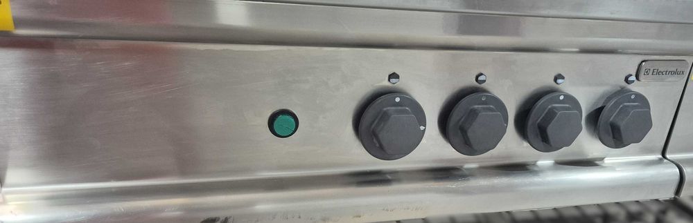 Aragaz de banc 4 arzatoare,profesional.restaurant,horeca,cantina,hotel