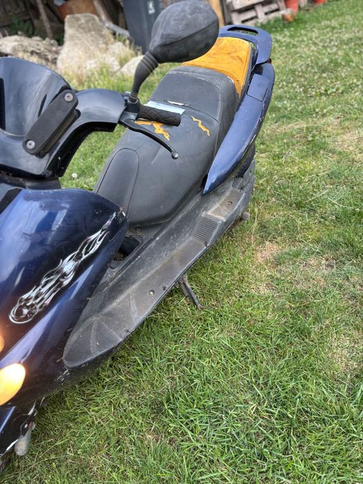 Scuter yamaha necesită o baterie