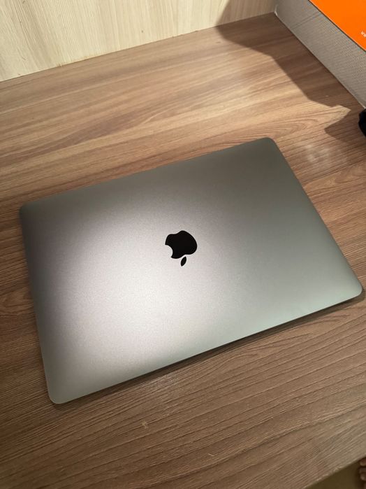Macbook air 13/ 8gb /256gb