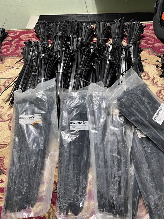 Хомут нейлоновый. Стяжки