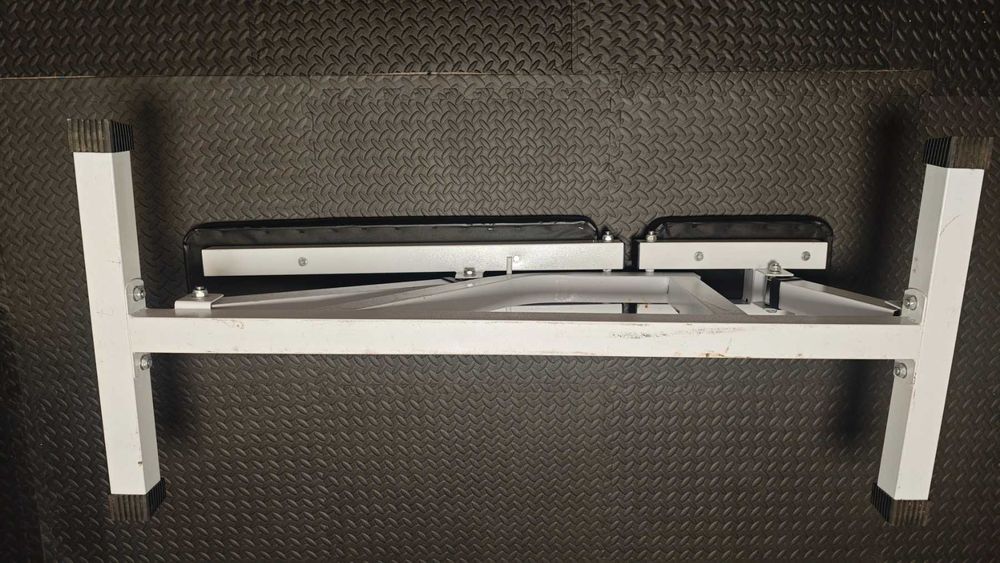 Клетка за вдигане на тежести, лежанка и олимпийски дискове Ф50