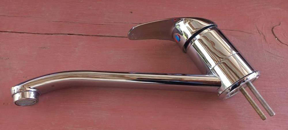 Раковина Смеситель Шланги