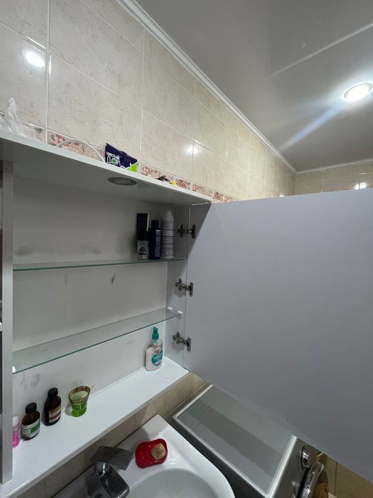 Продам навесной шкаф