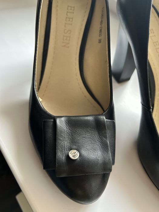 Женские кожаные туфли