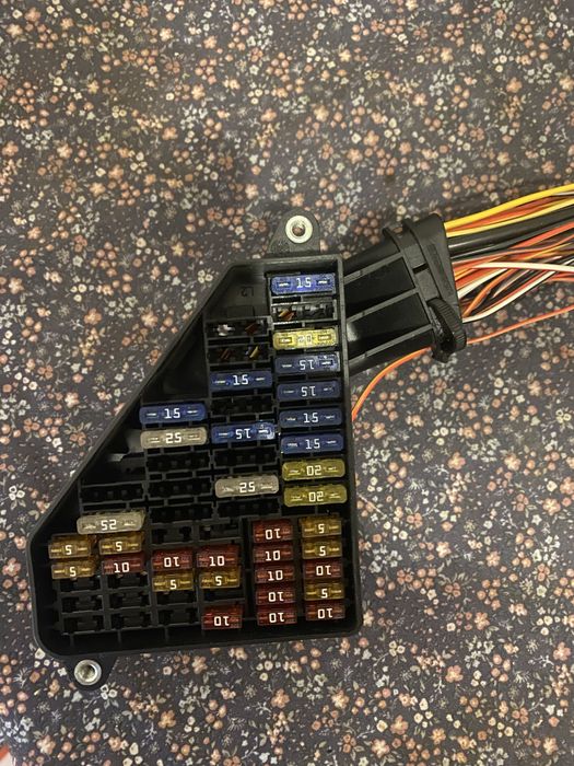 Panou tablou sigurante relee Seat Cordoba 2006-2008 2009 cod 600941828