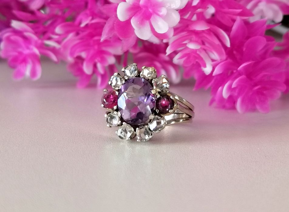 Inel vintage superb din aur de 18k cu diamante naturale și certificat