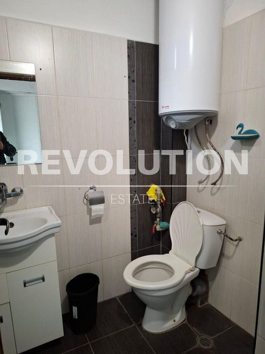 Дава се под наем Двустаен апартамент в Варна, Център - 60 кв.м за 498.27 € - Снимка #6