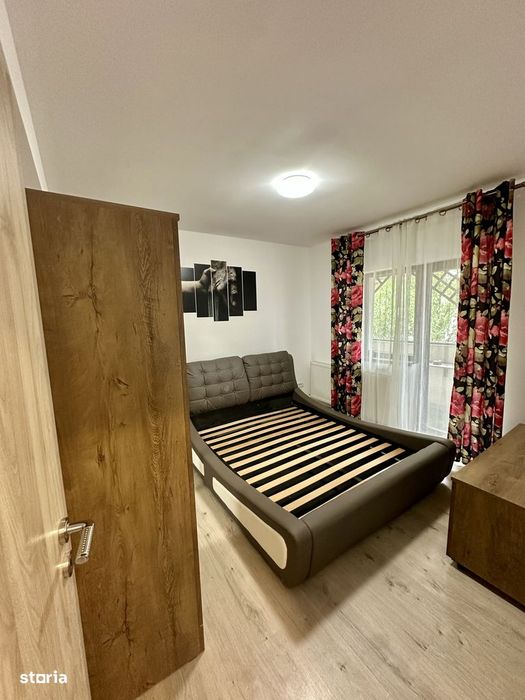 Apartament cu 2 camere, loc de parcare, mobilat/utilat