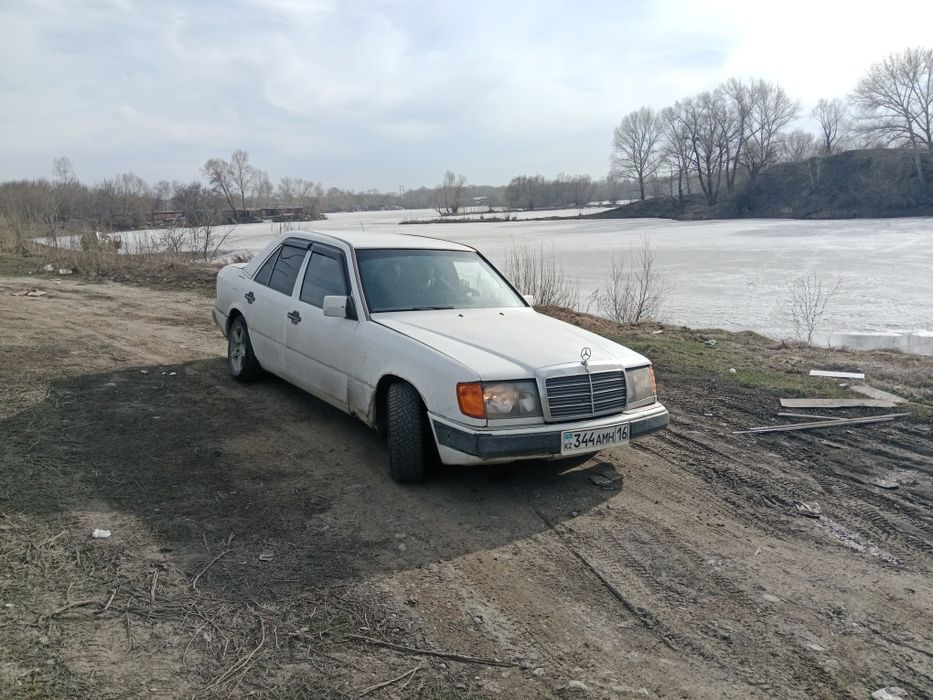 Продам Mercedes Benz 124 E200