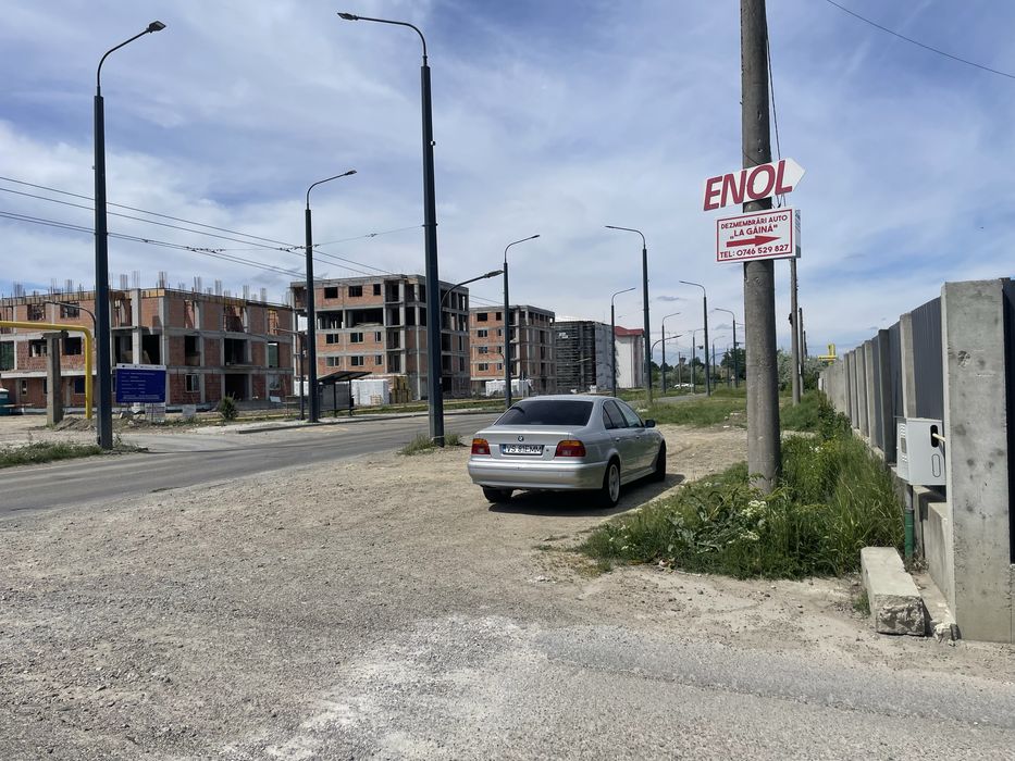 Cladire / hala / garaj plus teren de vanzare