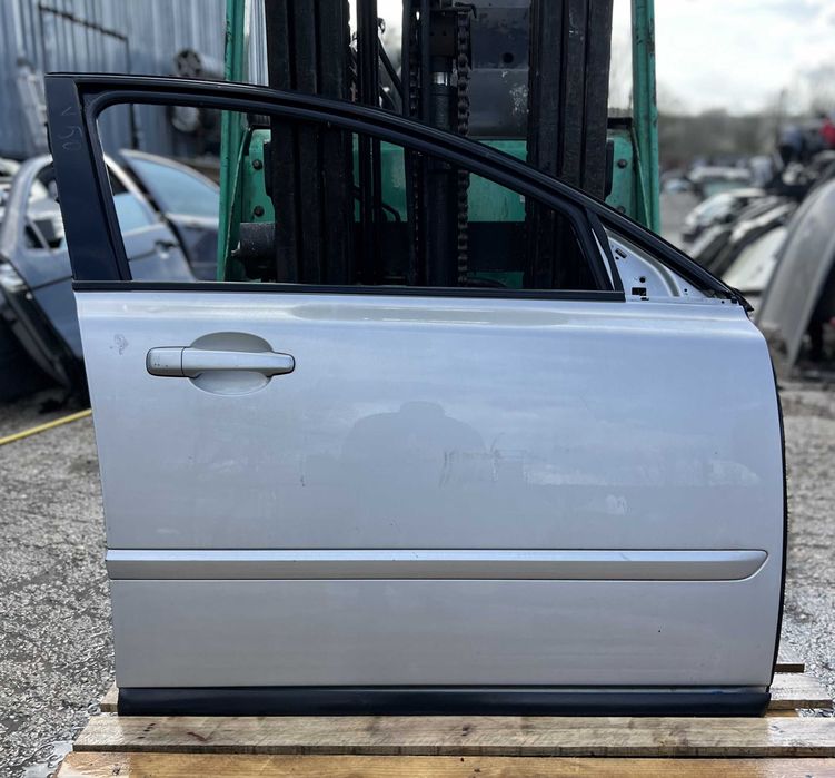 Предна врата за Volvo V50 / Волво В50 2007г