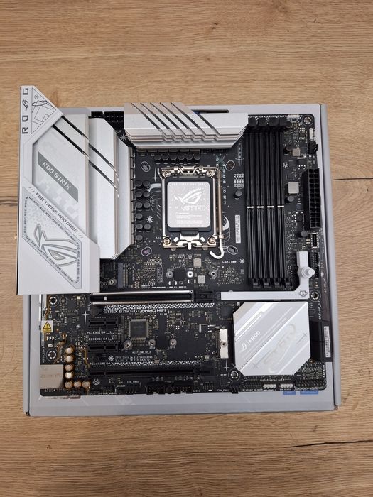 Asus ROG STRIX B760-G Gaming WIFI D5