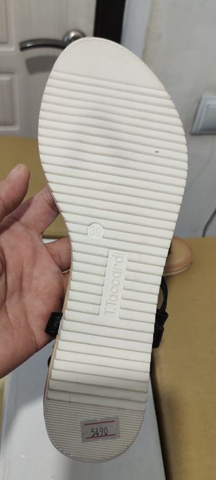 Женская босоножка