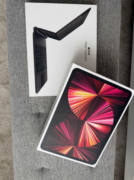 Продавам Apple iPad Pro 11” M1 128GB Cellular (A2459) + Magic Keyboard (A2261) + Apple Pencil