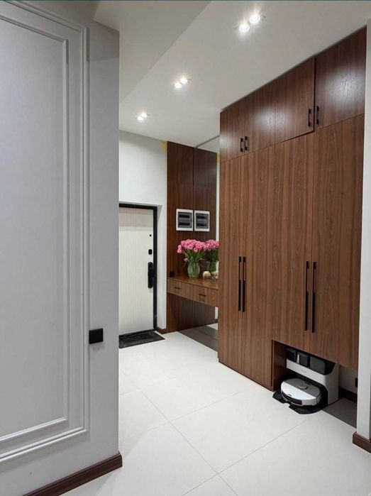 Imperial Club City, dizaynerlik ta’miri bilan 3 xonali 80 m2`