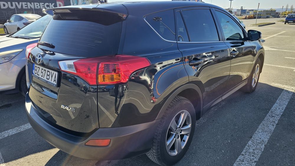 Vând Toyota Rav4 / 2.0 / 2015